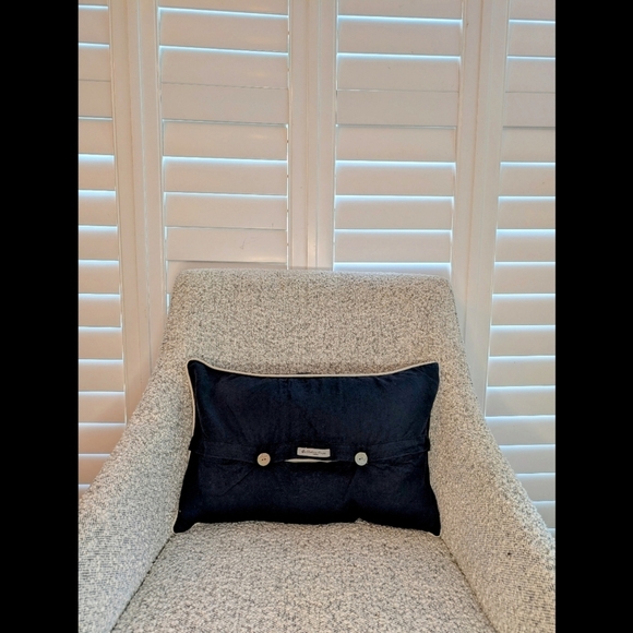 2 Throw Cushions- Love Is All You Need - Black And Cream - Picture 9 of 11